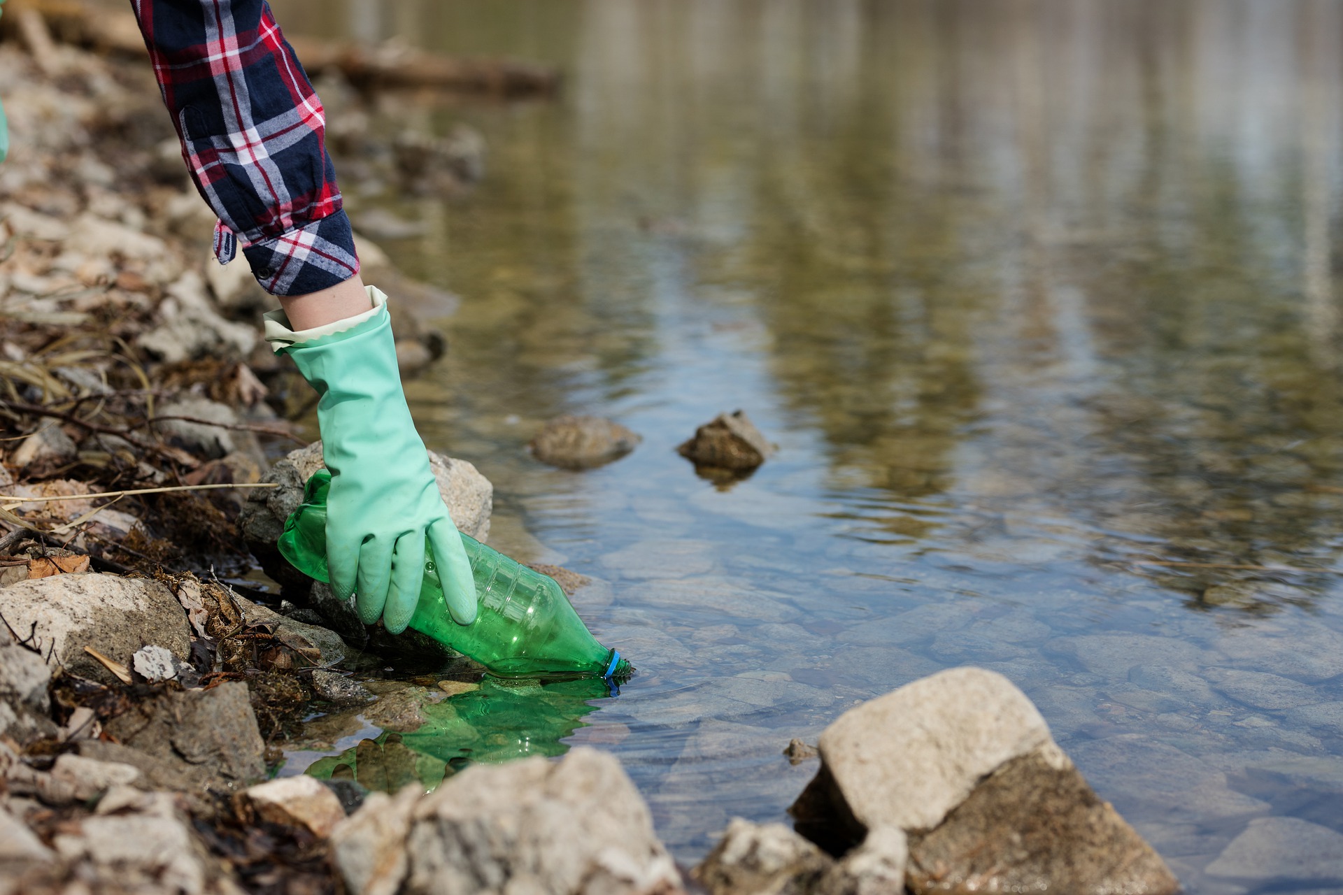 5-ways-you-can-tackle-plastic-pollution-earth-day